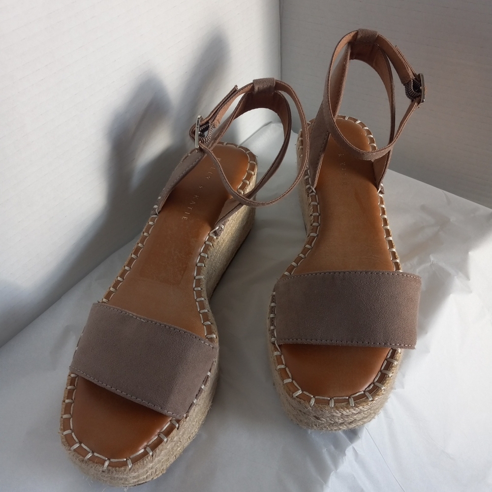 Kelly And Katie Tan Espadrille Wedges Sandals Lightweight Size 9 - Picture 2 of 9